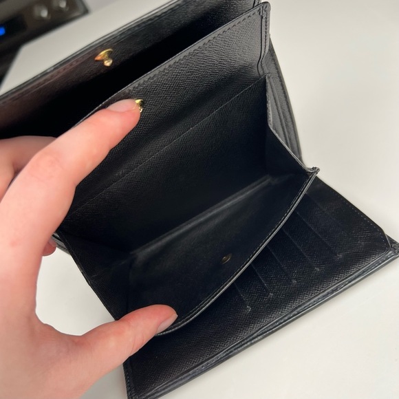 Louis Vuitton Epi Sarah wallet - Picture 7 of 10